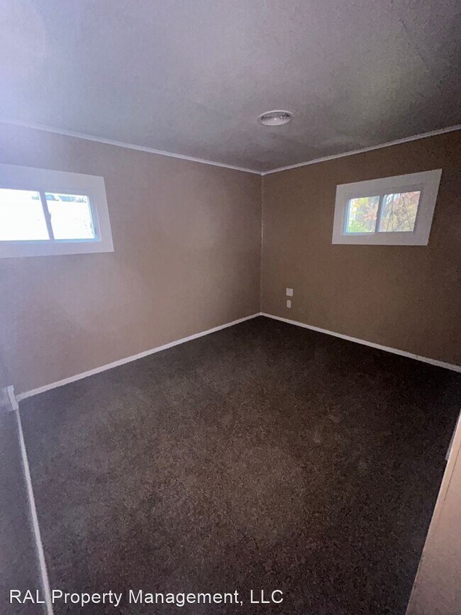 Building Photo - 2 br, 1 bath House - 1555 E 172nd St