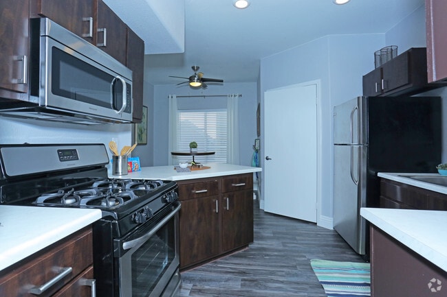 2BR, 2BA - 1125 SF Kitchen - Bloom Apartment Homes
