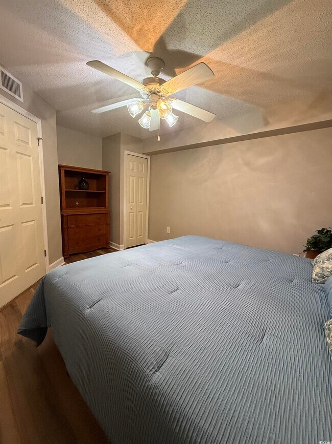 Foto del edificio - 215 77th Ave N