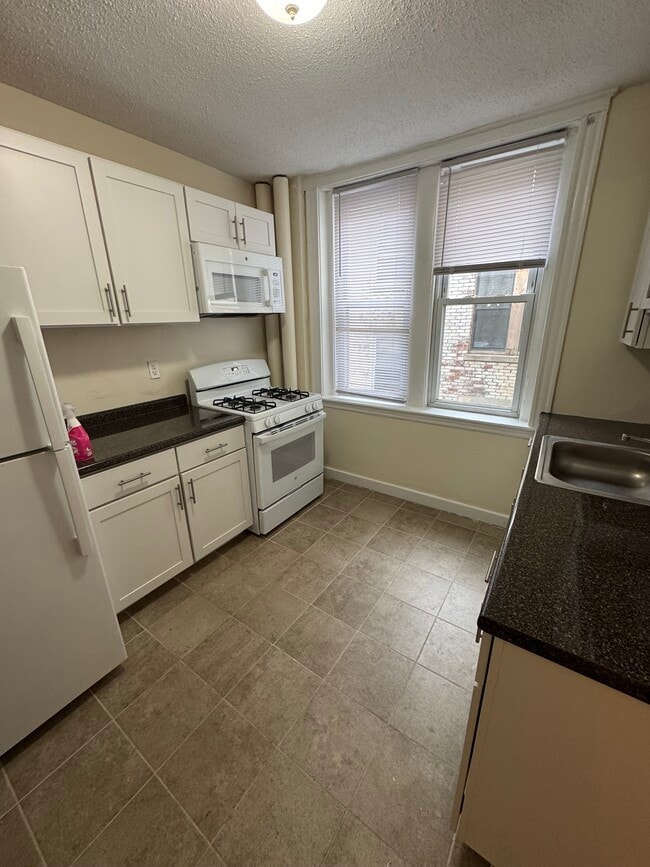 Building Photo - 5 Barrows St