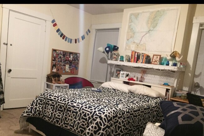 bedroom - 3436 Ward St