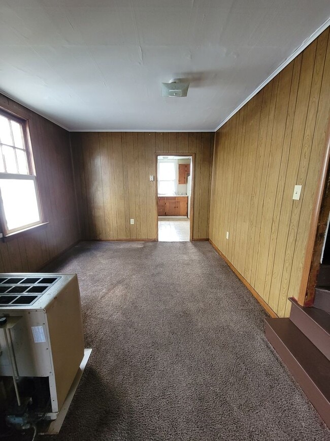 Building Photo - 372-374 Tolbert Ave