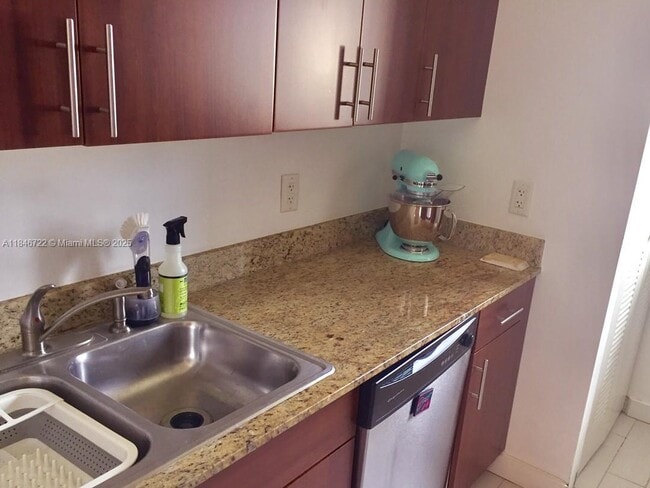 Foto del edificio - 7412 NE 6th Ct