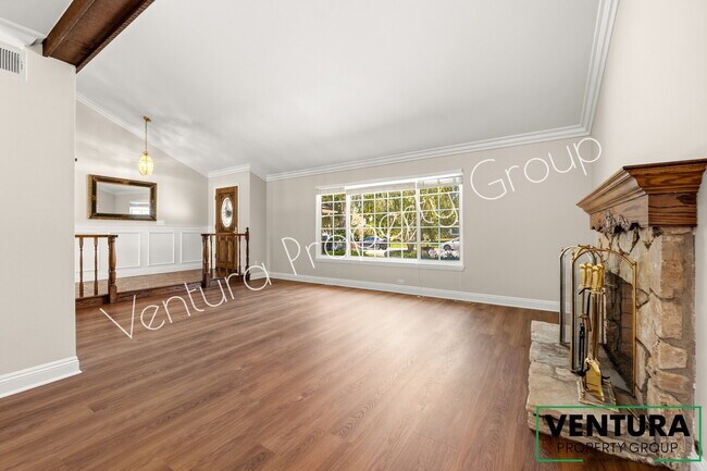 Foto del edificio - Charming 3-Bedroom 2 Bath Home with Spacious 1826 Sq. Ft. Layout in the East Simi Valley!