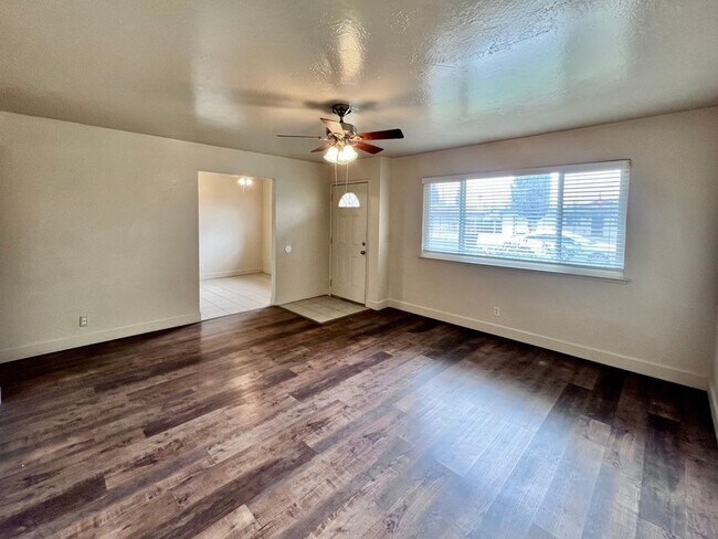 Building Photo - $2,050 Shields & Fowler, 4 Bedrooms - N. Purdue Ave, Fresno