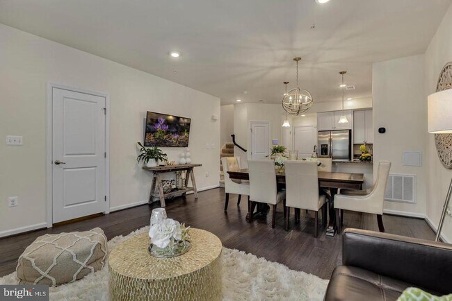 Foto del edificio - 10110 Dorsey Ln