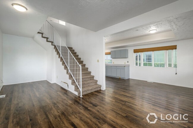 Building Photo - Great Family Home in Excellent Sugar House...