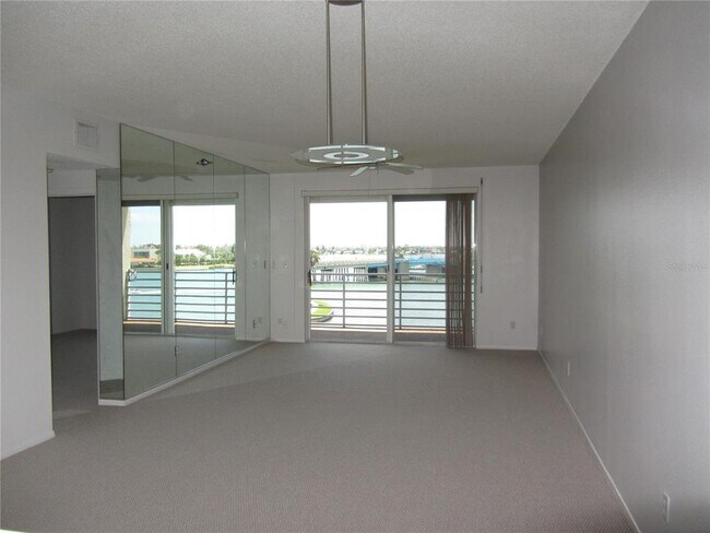 Foto del edificio - 7882 Sailboat Key Blvd S