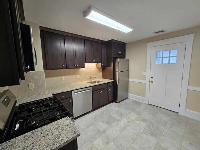 Foto del edificio - 288 Pleasant St