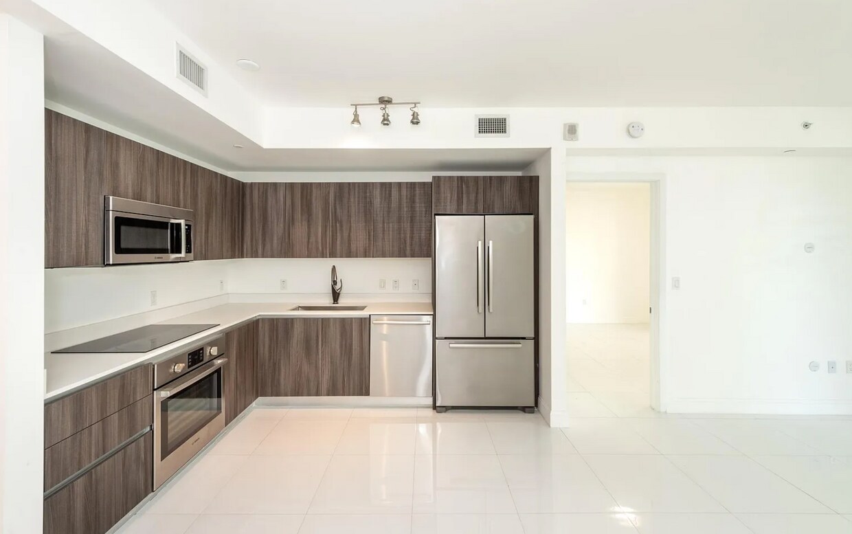 Foto principal - 488 NE 18th St