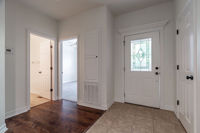 Building Photo - Immaculate 3 Bedroom Bella Vista Home! Amazing back patio!