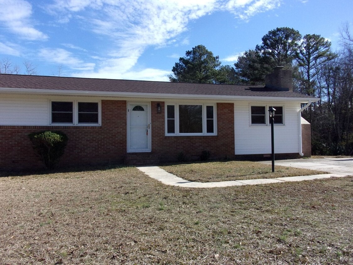 Primary Photo - 3 Bedroom 2 Bath Home on Large Corner Lot