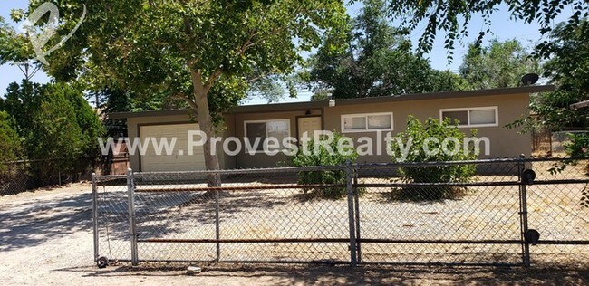 Building Photo - 16285 Live Oak St