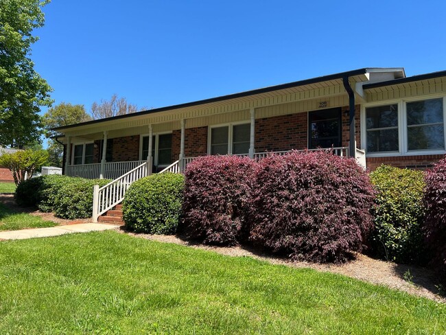 Interior Photo - Country Club Apartments