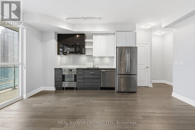 Photo du bâtiment - 33 Shore Breeze Dr