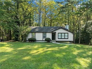 Building Photo - Room in House on Wedgewood Dr