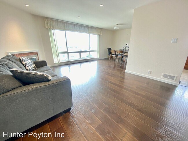 Foto del edificio - 3 br, 1.5 bath House - 64 Rockford Ave