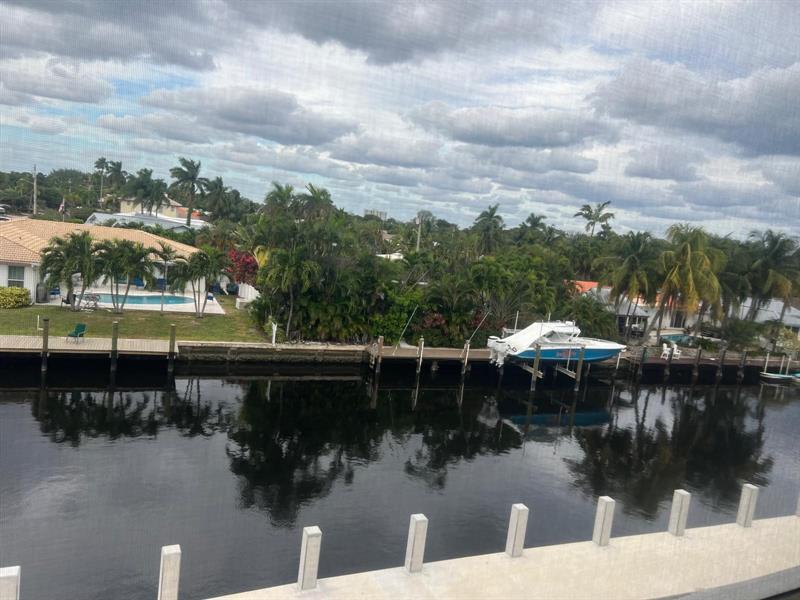 Foto principal - 2801 NE 51st St