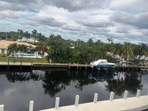 Building Photo - 2801 NE 51st St