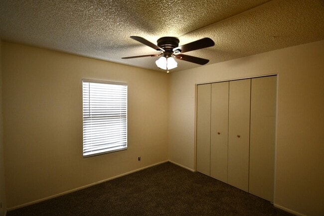 Building Photo - 3 bed 2 bath home in Mesa $1850 per mo plu...
