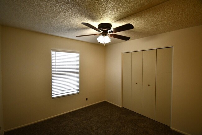 Foto del edificio - 3 bed 2 bath home in Mesa $1850 per mo plus fees Large Lot