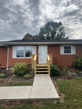 Building Photo - 185 Lois Dr