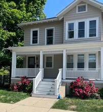 Building Photo - 66 Wren St