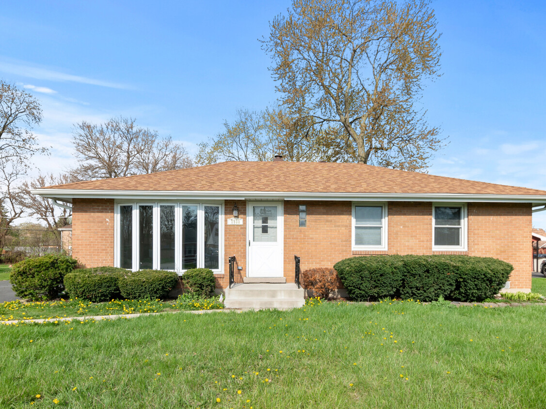 Primary Photo - 7932 S 86th Ct