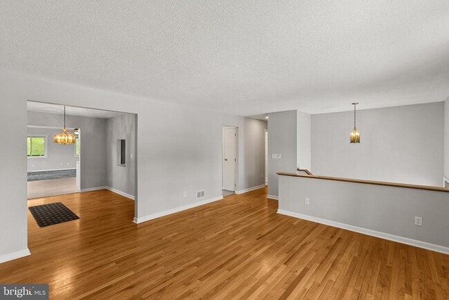 Foto del edificio - 8006 Woodhaven Ct