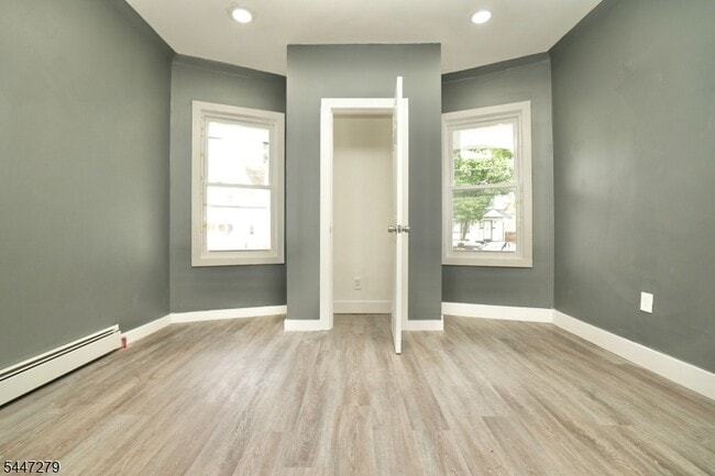 Foto del edificio - 1012 Sanford Ave