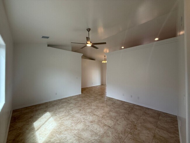 Building Photo - 3595 N Verdugo Rd