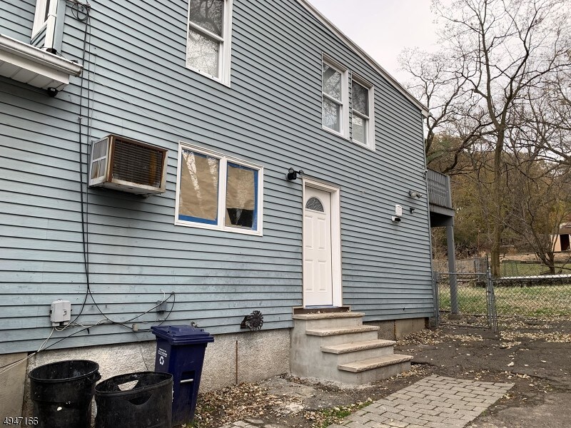 Primary Photo - 151 Summit St