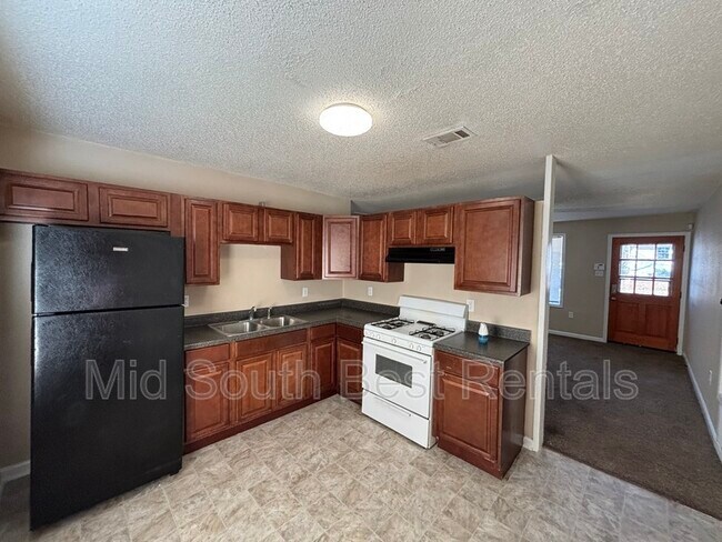 Building Photo - 26 Hiland Pl