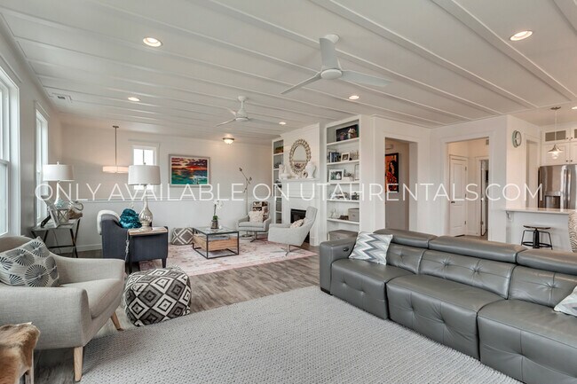 Foto del edificio - 4583 Crosswater Rd