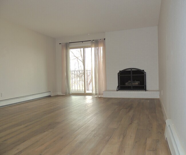 Foto del edificio - 961 Lakeside Dr