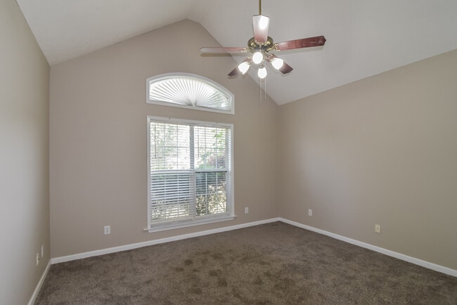 Building Photo - 87 Faulk Dr