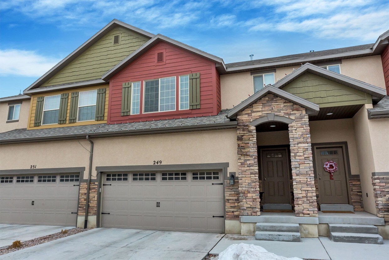249 Bridgewater Ln, Saratoga Springs, UT 84045 Townhome Rentals in Saratoga Springs UT