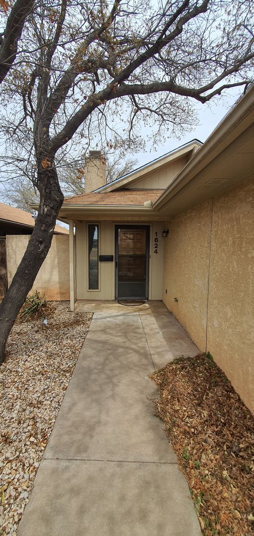 Foto del edificio - Spacious 2 bedroom 2 bath townhome COMING ...
