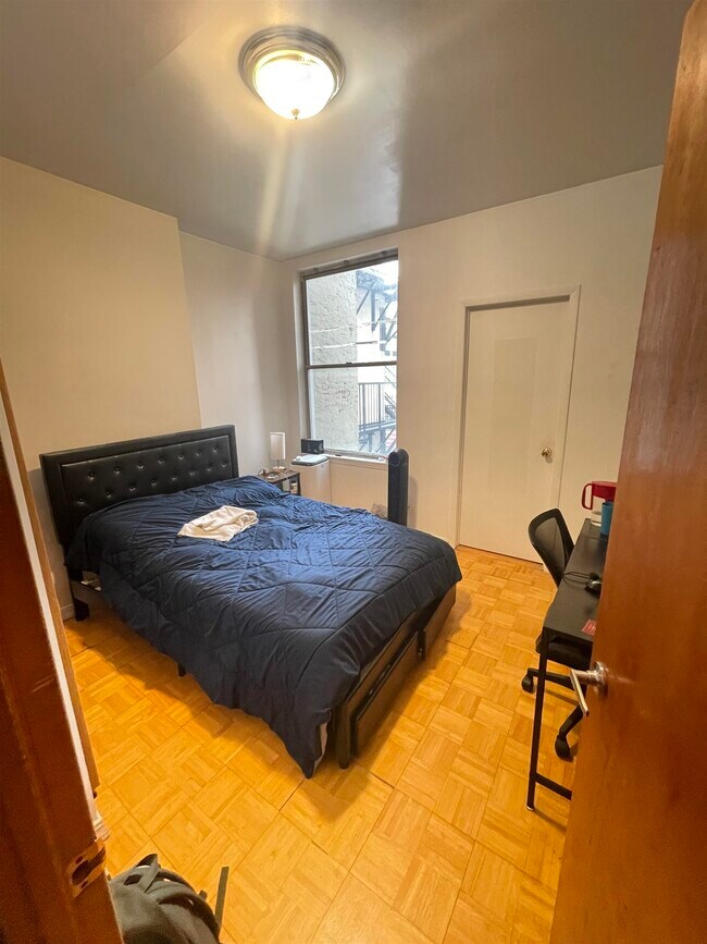 Foto del edificio - 348 Grove St