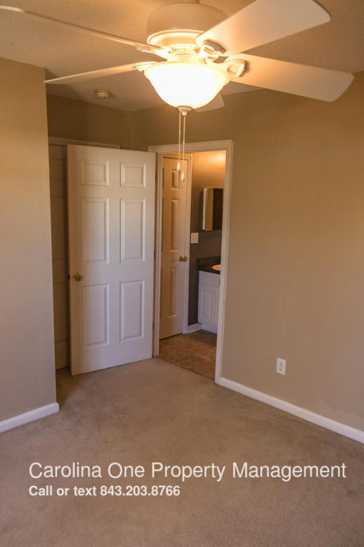 Building Photo - 1347 Pinnacle Ln