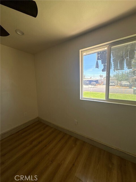 Building Photo - 1053 Ave