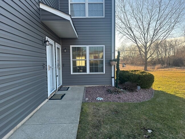 Building Photo - 6413 Oak Crest Ln