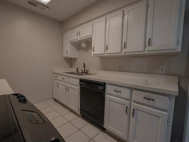 Building Photo - 675 Harbor Dr N