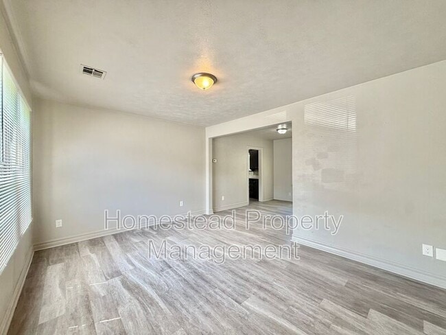 Foto del edificio - 3513 NW 26th St