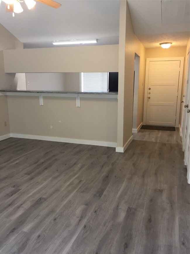 Building Photo - 1138 Oxford Dr