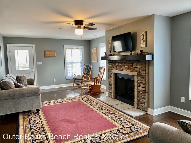 Building Photo - 3 br, 2 bath House - 630 Grebe Ct.