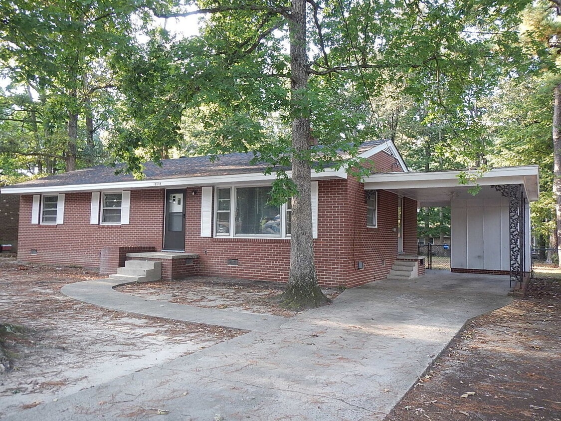 Primary Photo - 1824 Lynne Ave