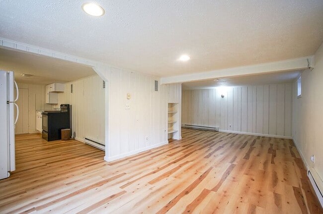 Building Photo - 2385 Westfield St