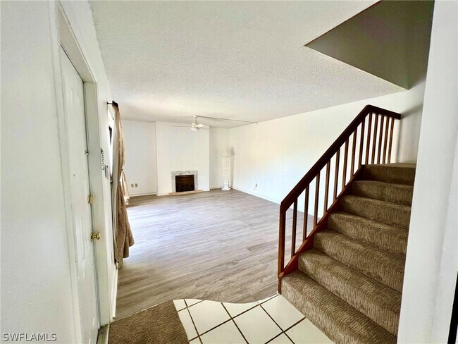 Building Photo - 1709 Park Meadows Dr