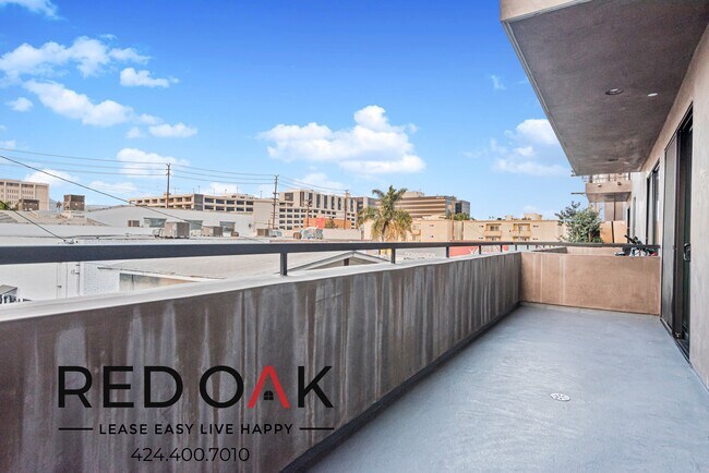 Foto del edificio - Outstanding One Bedroom with a Private Bal...